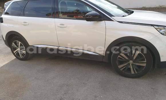 Acheter Occasion Voiture Peugeot 5008 Blanc à Lomé, Togo Acheter Occasion Voiture Peugeot 5008 Blanc à Lomé, Togo