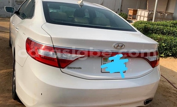 Buy Used Hyundai Azera White Car in Lome in Togo