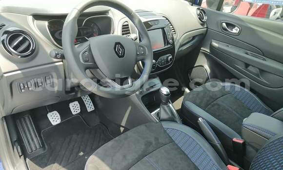 Acheter Occasion Voiture Renault Captur Rouge à Lomé, Togo Acheter Occasion Voiture Renault Captur Rouge à Lomé, Togo