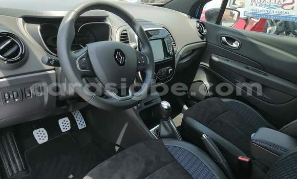 Acheter Occasion Voiture Renault Captur Rouge à Lomé, Togo Acheter Occasion Voiture Renault Captur Rouge à Lomé, Togo