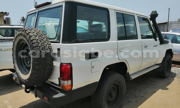 Buy Used Toyota Land Cruiser White Car in Lome in Togo Buy Used Toyota Land Cruiser White Car in Lome in Togo