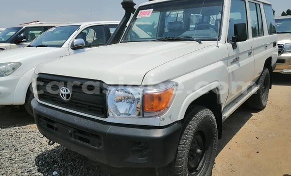 Buy Used Toyota Land Cruiser White Car in Lome in Togo Buy Used Toyota Land Cruiser White Car in Lome in Togo