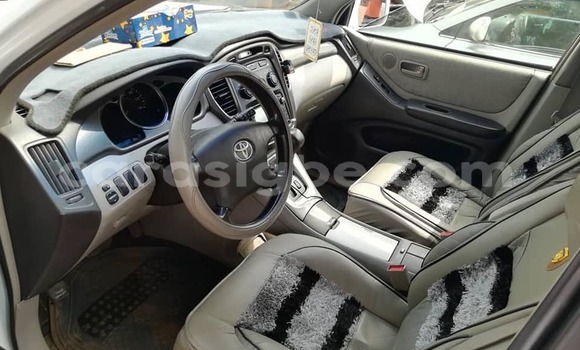 Buy Used Toyota Highlander White Car in Lome in Togo Buy Used Toyota Highlander White Car in Lome in Togo