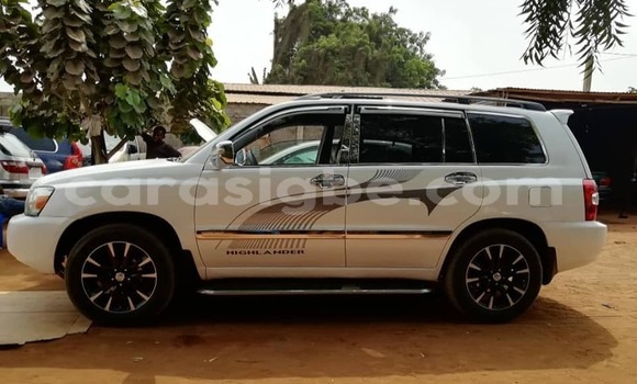Buy Used Toyota Highlander White Car in Lome in Togo Buy Used Toyota Highlander White Car in Lome in Togo