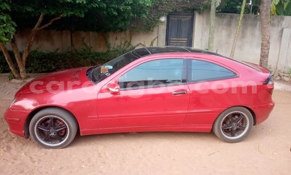 Buy Used Mercedes‒Benz C–Class Red Car in Lome in Togo Buy Used Mercedes‒Benz C–Class Red Car in Lome in Togo
