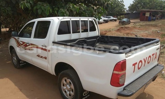 Buy Used Toyota Hilux White Car in Lome in Togo Buy Used Toyota Hilux White Car in Lome in Togo