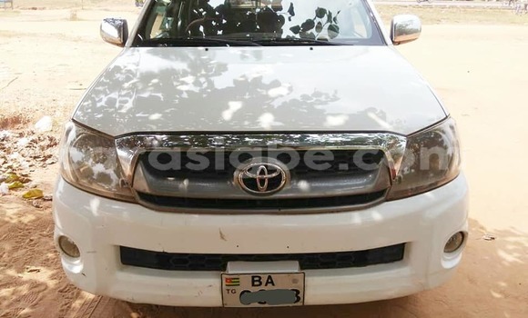 Buy Used Toyota Hilux White Car in Lome in Togo Buy Used Toyota Hilux White Car in Lome in Togo