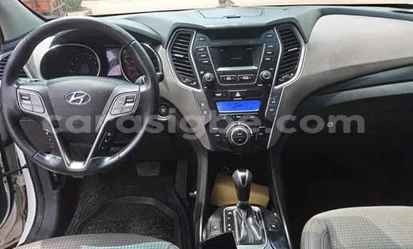 Buy Used Hyundai Santa Fe White Car in Lome in Togo Buy Used Hyundai Santa Fe White Car in Lome in Togo