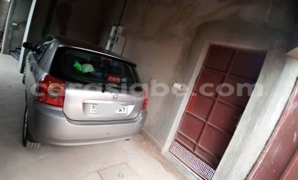 Acheter Occasion Voiture Toyota Corolla Gris à Lomé, Togo Acheter Occasion Voiture Toyota Corolla Gris à Lomé, Togo