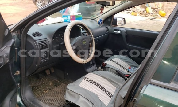 Acheter Occasion Voiture Opel Astra Vert à Lomé, Togo Acheter Occasion Voiture Opel Astra Vert à Lomé, Togo