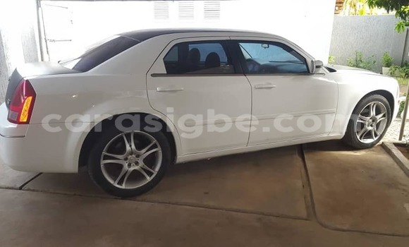 Acheter Occasion Voiture Chrysler 300 Blanc à Lomé, Togo Acheter Occasion Voiture Chrysler 300 Blanc à Lomé, Togo