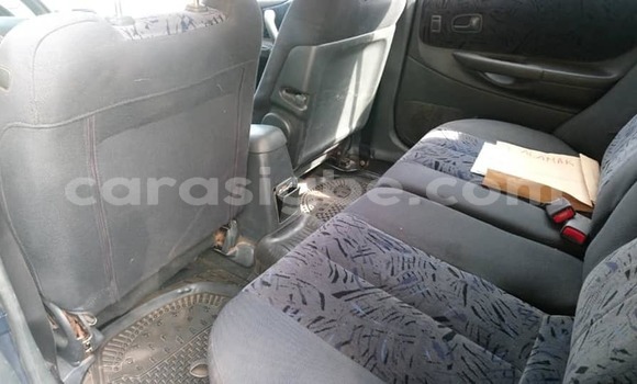 Acheter Occasion Voiture Mazda 323 Bleu à Lomé, Togo Acheter Occasion Voiture Mazda 323 Bleu à Lomé, Togo