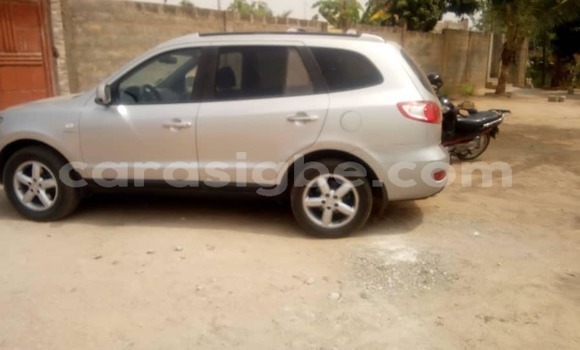 Acheter Occasion Voiture Hyundai Santa Fe Gris à Lomé, Togo Acheter Occasion Voiture Hyundai Santa Fe Gris à Lomé, Togo
