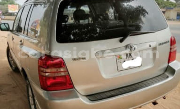 Acheter Occasion Voiture Toyota Highlander Gris à Lomé, Togo Acheter Occasion Voiture Toyota Highlander Gris à Lomé, Togo