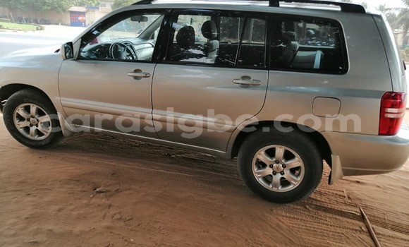Acheter Occasion Voiture Toyota Highlander Gris à Lomé, Togo Acheter Occasion Voiture Toyota Highlander Gris à Lomé, Togo
