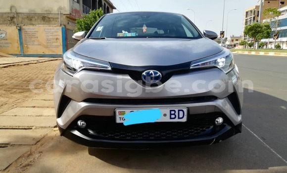 Acheter Import Voiture Toyota C-HR Gris à Lomé, Togo Acheter Import Voiture Toyota C-HR Gris à Lomé, Togo