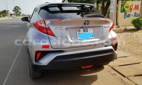 Acheter Import Voiture Toyota C-HR Gris à Lomé, Togo Acheter Import Voiture Toyota C-HR Gris à Lomé, Togo