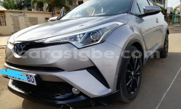 Acheter Import Voiture Toyota C-HR Gris à Lomé, Togo Acheter Import Voiture Toyota C-HR Gris à Lomé, Togo