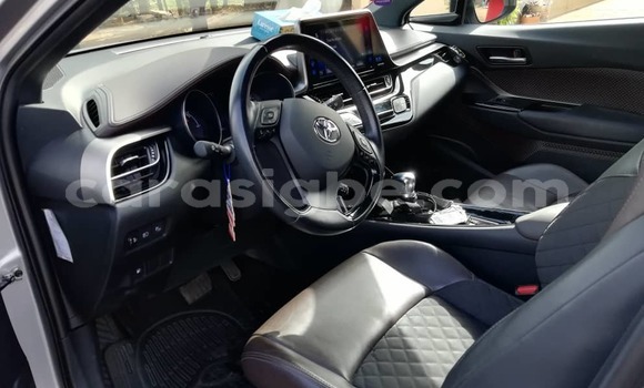 Acheter Import Voiture Toyota C-HR Gris à Lomé, Togo Acheter Import Voiture Toyota C-HR Gris à Lomé, Togo