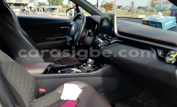 Acheter Import Voiture Toyota C-HR Gris à Lomé, Togo Acheter Import Voiture Toyota C-HR Gris à Lomé, Togo