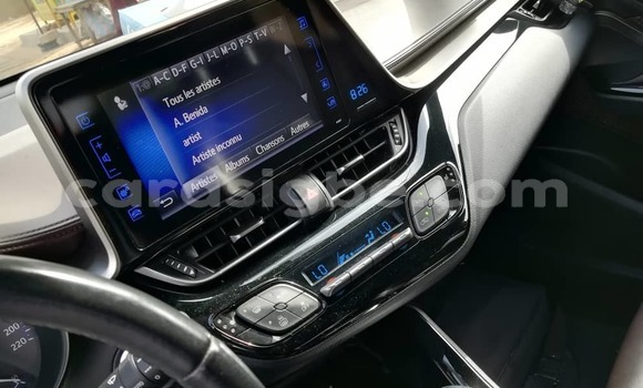 Acheter Import Voiture Toyota C-HR Gris à Lomé, Togo Acheter Import Voiture Toyota C-HR Gris à Lomé, Togo