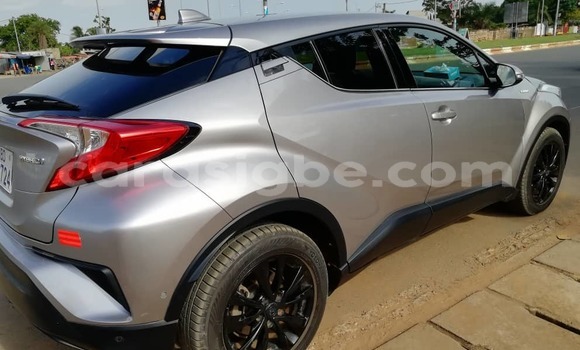 Acheter Import Voiture Toyota C-HR Gris à Lomé, Togo Acheter Import Voiture Toyota C-HR Gris à Lomé, Togo