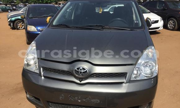 Acheter Occasion Voiture Toyota Corolla Verso Gris à Lomé, Togo Acheter Occasion Voiture Toyota Corolla Verso Gris à Lomé, Togo