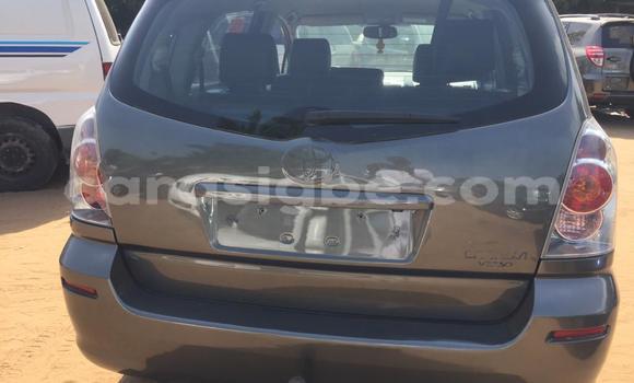 Acheter Occasion Voiture Toyota Corolla Verso Gris à Lomé, Togo Acheter Occasion Voiture Toyota Corolla Verso Gris à Lomé, Togo