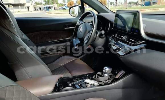 Acheter Neuf Voiture Toyota C-HR Gris à Lomé, Maritime Acheter Neuf Voiture Toyota C-HR Gris à Lomé, Maritime