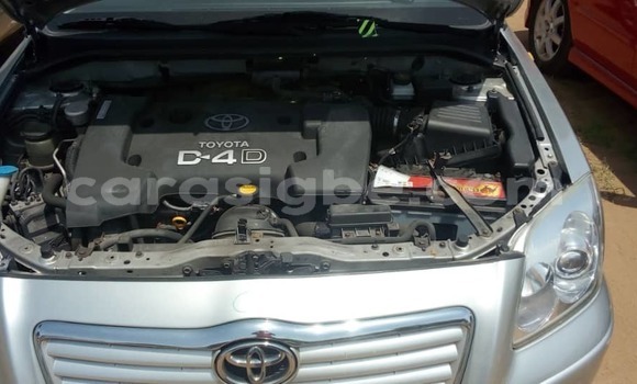 Acheter Occasion Voiture Toyota Avensis Beige à Bé, Togo Acheter Occasion Voiture Toyota Avensis Beige à Bé, Togo