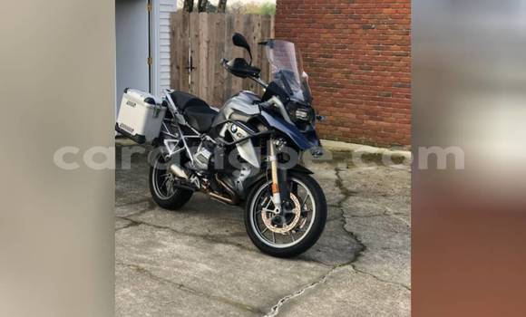 Acheter Occasion Moto BMW R1200GS Adventure Noir à Lomé, Maritime Acheter Occasion Moto BMW R1200GS Adventure Noir à Lomé, Maritime