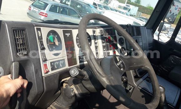 Acheter Occasion Utilitaire Man Silent Blanc à Lomé, Togo Acheter Occasion Utilitaire Man Silent Blanc à Lomé, Togo