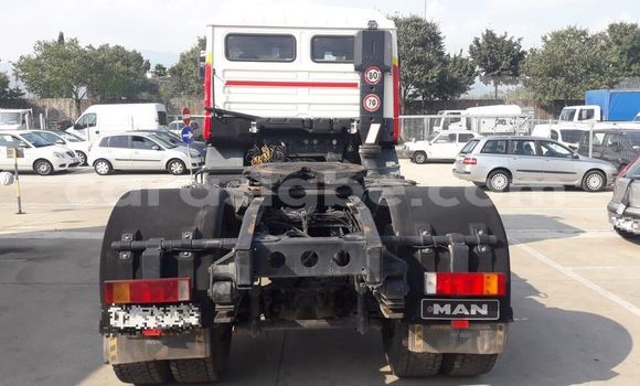 Acheter Occasion Utilitaire Man Silent Blanc à Lomé, Togo Acheter Occasion Utilitaire Man Silent Blanc à Lomé, Togo