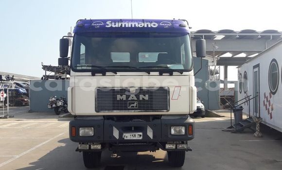 Acheter Occasion Utilitaire Man Silent Blanc à Lomé, Togo Acheter Occasion Utilitaire Man Silent Blanc à Lomé, Togo