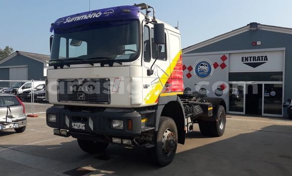 Acheter Occasion Utilitaire Man Silent Blanc à Lomé, Togo Acheter Occasion Utilitaire Man Silent Blanc à Lomé, Togo