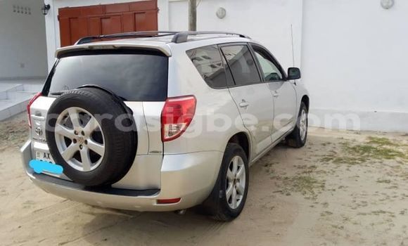 Acheter Occasion Voiture Toyota RAV4 Gris à Lomé, Togo Acheter Occasion Voiture Toyota RAV4 Gris à Lomé, Togo