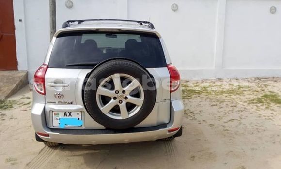 Acheter Occasion Voiture Toyota RAV4 Gris à Lomé, Togo Acheter Occasion Voiture Toyota RAV4 Gris à Lomé, Togo