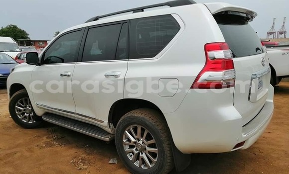 Buy Used Toyota Land Cruiser White Car in Lome in Togo Buy Used Toyota Land Cruiser White Car in Lome in Togo