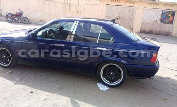 Acheter Occasion Voiture BMW 3–Series Bleu à Lomé, Togo Acheter Occasion Voiture BMW 3–Series Bleu à Lomé, Togo