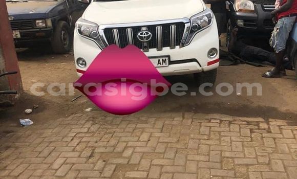 Acheter Occasion Voiture Toyota Land Cruiser Blanc à Lomé, Togo Acheter Occasion Voiture Toyota Land Cruiser Blanc à Lomé, Togo