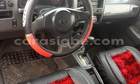 Acheter Occasion Voiture Toyota RAV4 Noir à Lomé, Togo Acheter Occasion Voiture Toyota RAV4 Noir à Lomé, Togo