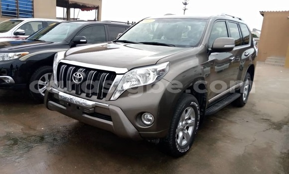 Acheter Import Voiture Toyota Land Cruiser Prado Gris à Lomé, Togo Acheter Import Voiture Toyota Land Cruiser Prado Gris à Lomé, Togo