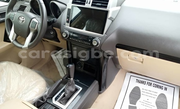 Acheter Import Voiture Toyota Land Cruiser Prado Gris à Lomé, Togo Acheter Import Voiture Toyota Land Cruiser Prado Gris à Lomé, Togo