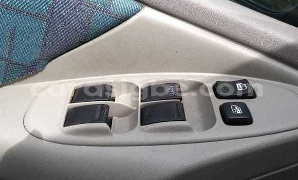 Acheter Import Voiture Nissan Almera Tino Beige à Lomé, Togo Acheter Import Voiture Nissan Almera Tino Beige à Lomé, Togo