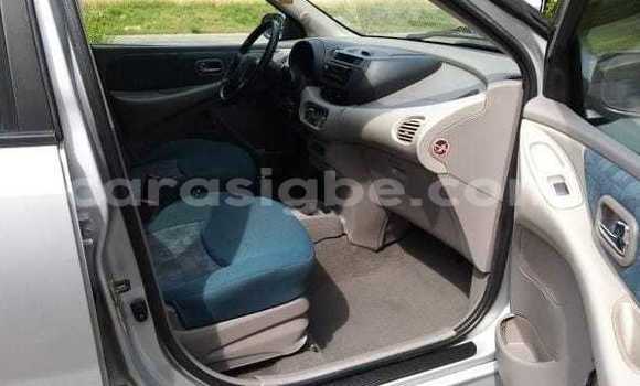 Acheter Import Voiture Nissan Almera Tino Beige à Lomé, Togo Acheter Import Voiture Nissan Almera Tino Beige à Lomé, Togo