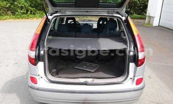 Acheter Import Voiture Nissan Almera Tino Beige à Lomé, Togo Acheter Import Voiture Nissan Almera Tino Beige à Lomé, Togo