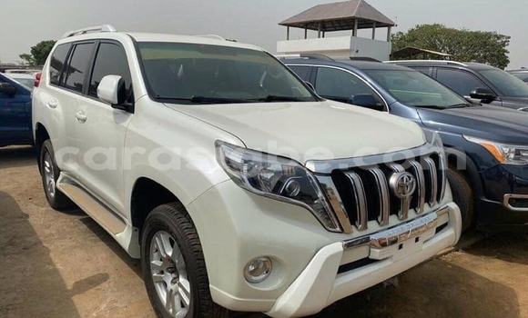 Acheter Import Voiture Toyota Land Cruiser Prado Blanc à Lomé, Togo