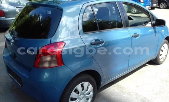 Acheter Import Voiture Toyota Yaris Bleu à Lomé, Togo Acheter Import Voiture Toyota Yaris Bleu à Lomé, Togo