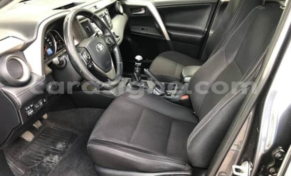 Acheter Occasion Voiture Toyota RAV4 Noir à Lomé, Togo Acheter Occasion Voiture Toyota RAV4 Noir à Lomé, Togo