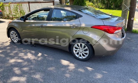 Acheter Import Voiture Hyundai Elantra Beige à Lomé, Togo Acheter Import Voiture Hyundai Elantra Beige à Lomé, Togo